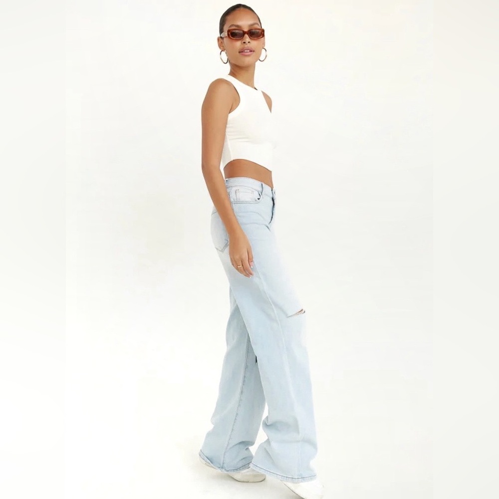NWT STEVE MADDEN 90’s Fit Distressed Denim Jeans